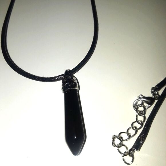 Hand crafted black pendant necklace - Picture 4 of 6